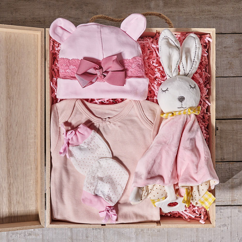 Baby Gift Crate with Pink Hat – how the gift is presented
