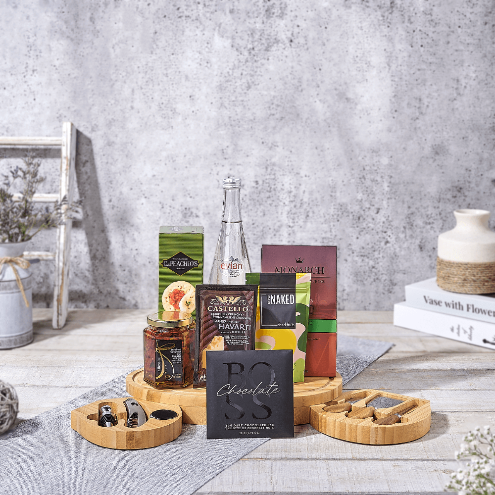 Kosher Cheese and Snack Gift Set – how the gift is presented
