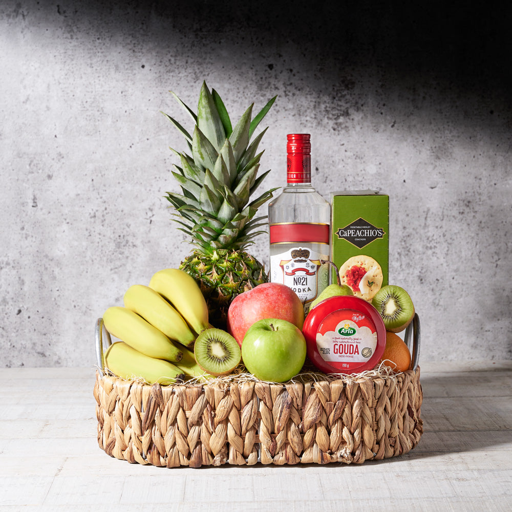 Vodka Fresh Fruit Gift Basket – how the gift is presented