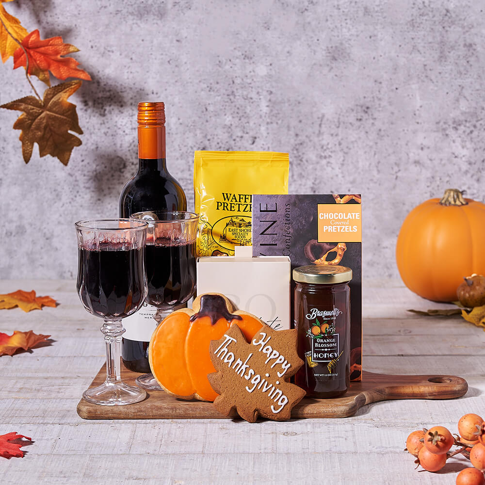 Thanksgiving Wine and Pumpkin Cookie Basket – how the gift is presented