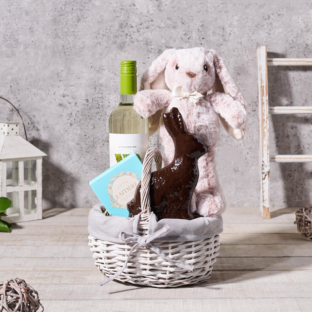 Wicker Easter Basket with Wine – how the gift is presented