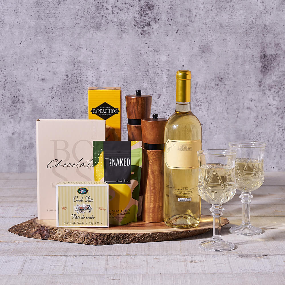 Wine Gift Basket with Chocolates, USA – how the gift is presented
