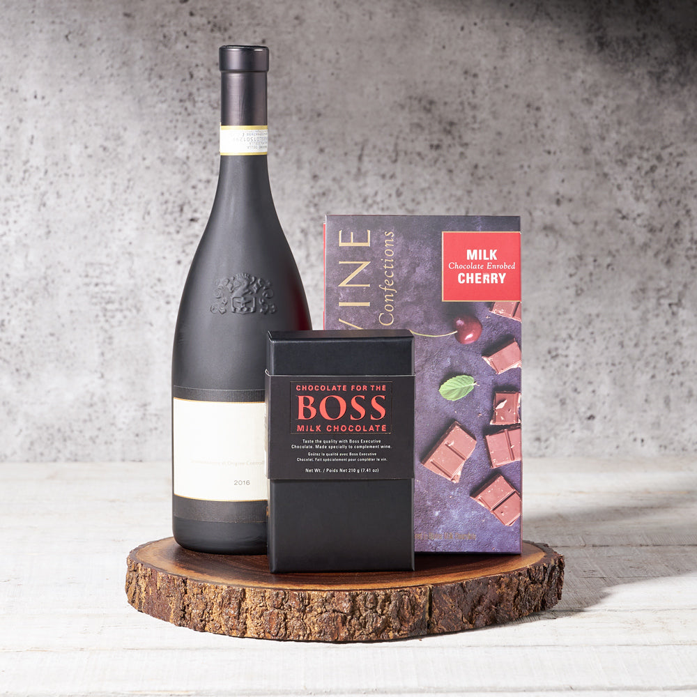Rustic Wine Basket with Marble Slab – how the gift is presented