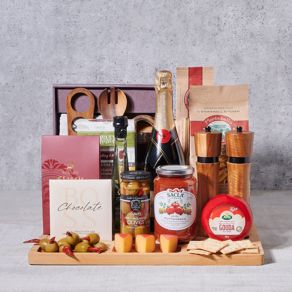Acacia Wood Sparkling Wine Basket – how the gift is presented