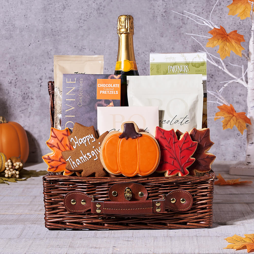 Sparkling Wine and Cookie Picnic Basket – how the gift is presented