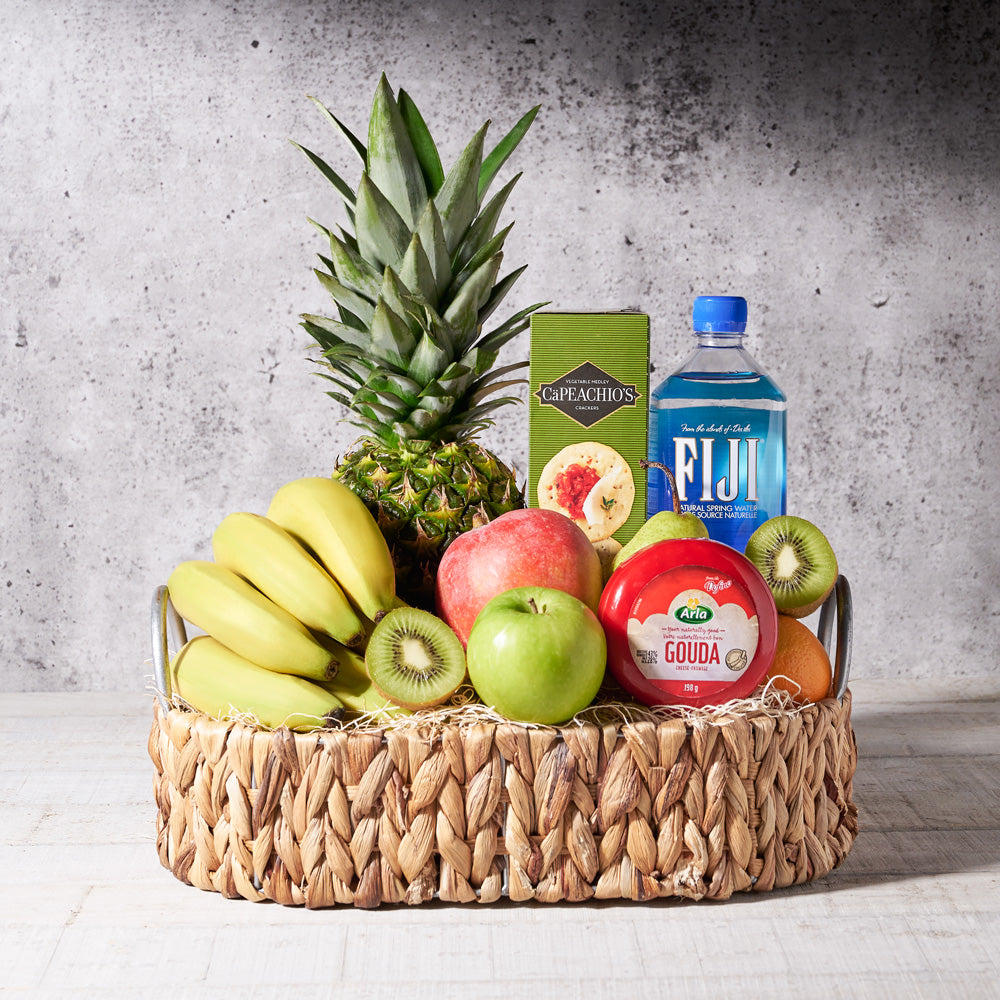 Fruit and Cheese Gift Basket – how the gift is presented