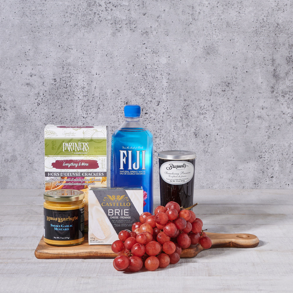 Holiday Appetizer Board – how the gift is presented