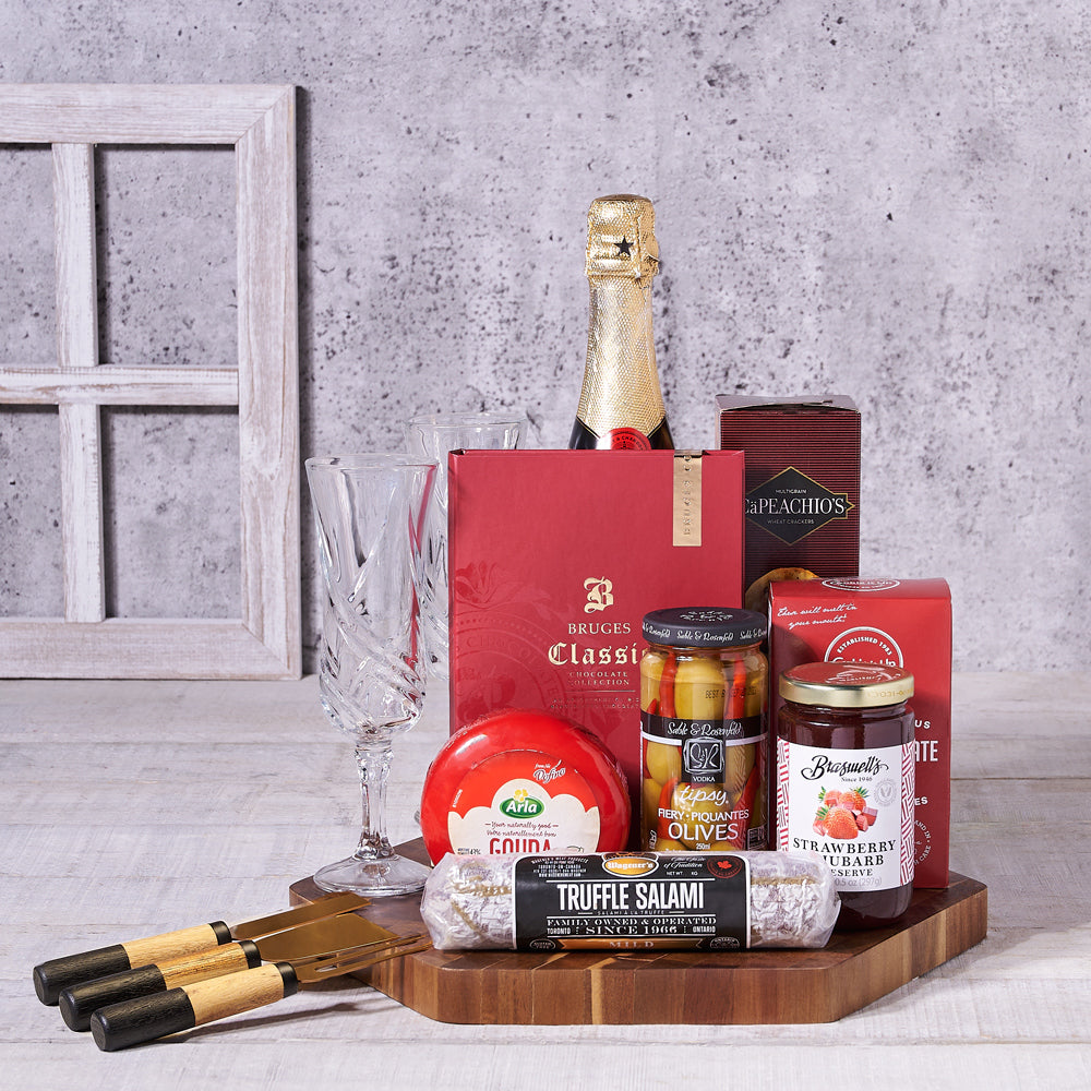Sparkling Wine Basket with Charcuterie – how the gift is presented