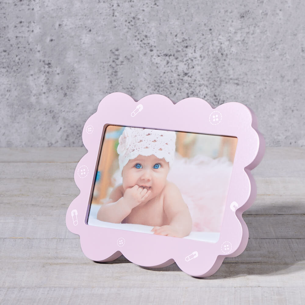 Deluxe Pink Baby Picture Frame Gift – how the gift is presented