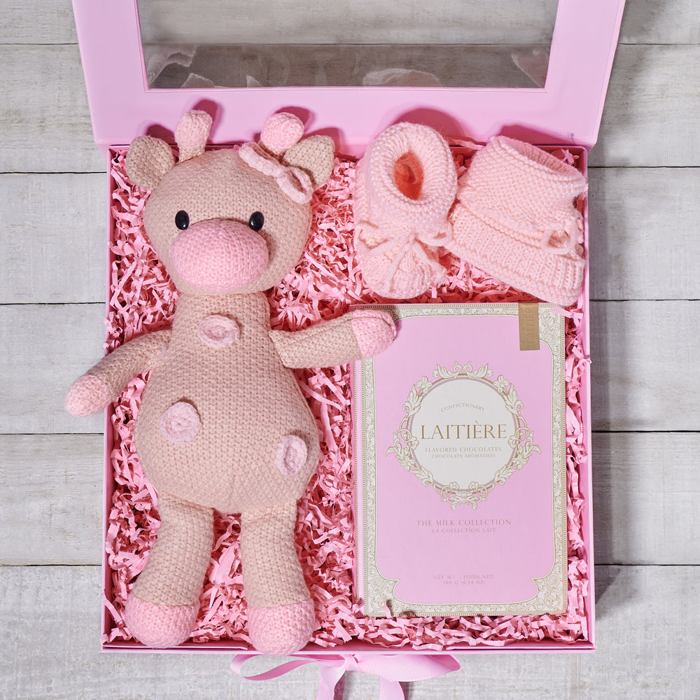 Baby Gift Box with Knit Giraffe – how the gift is presented