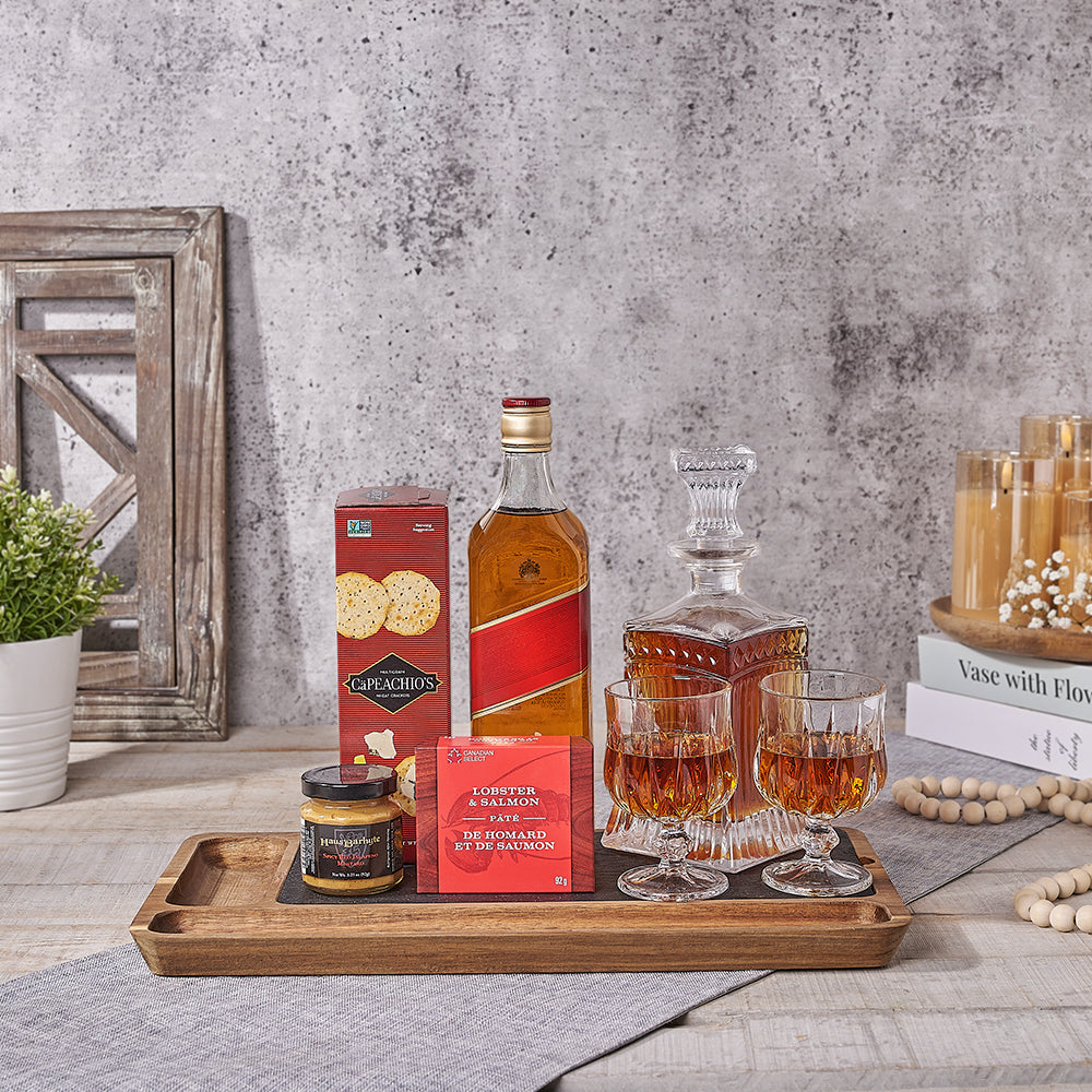 Whiskey Basket with Lobster and Crackers – how the gift is presented