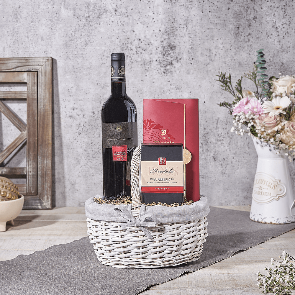 Kosher Wine with Boss Chocolate Basket – how the gift is presented