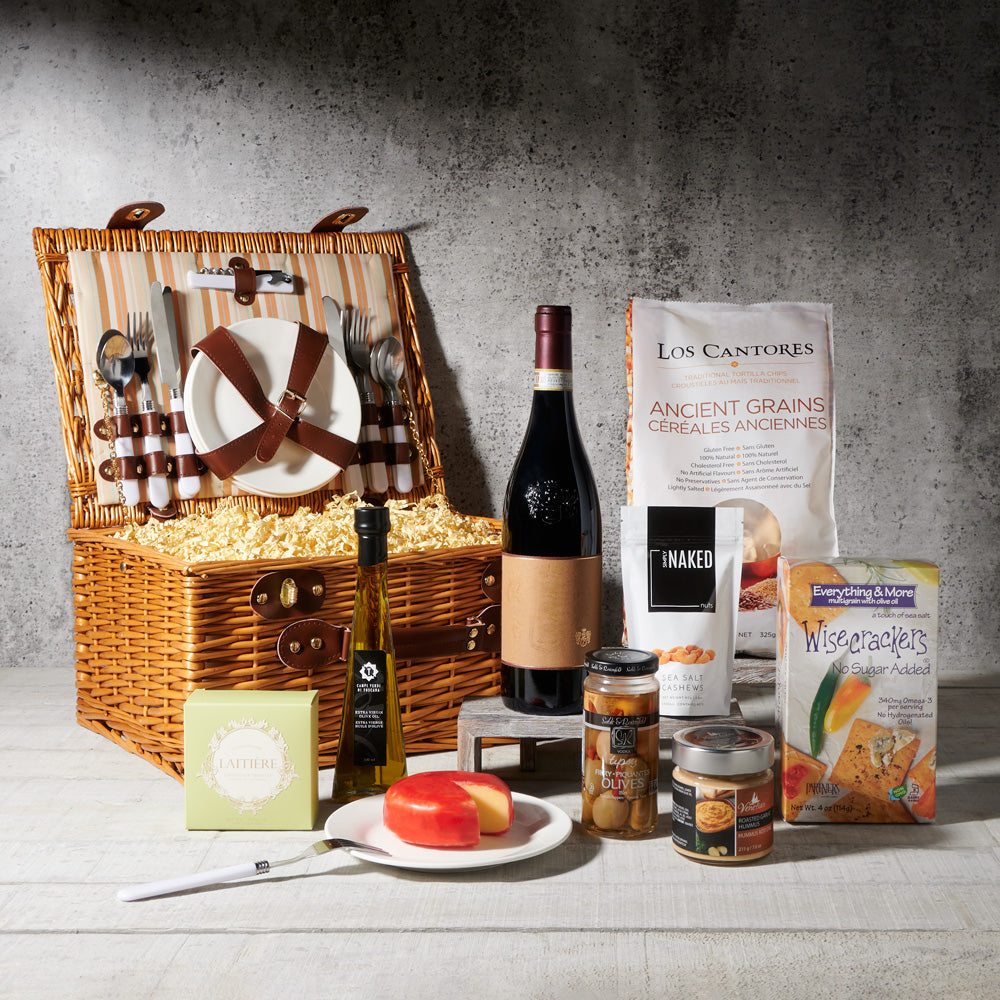 Red Wine and Picnic Basket Gift – how the gift is presented