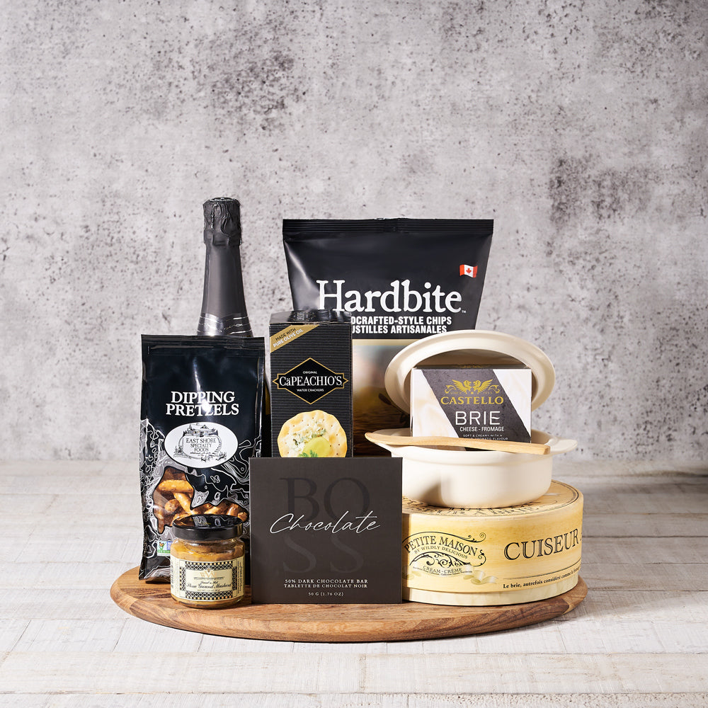 Gourmet Sparkling Wine Gift Basket with Brie and Dark Chocolate – how the gift is presented